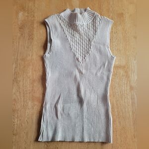 EUC Belldini cream ribbed sleeveless mock neck sweater